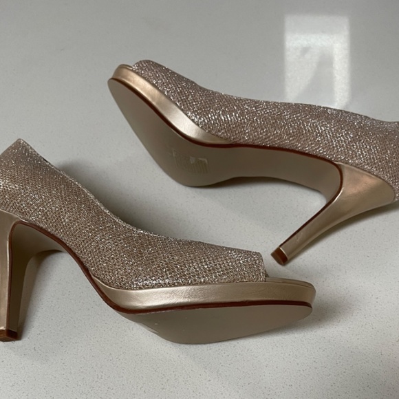 Party Shoes Size 8.5 - Picture 5 of 5